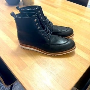 Vintage Foundry Fur Lined Boots (size 10)